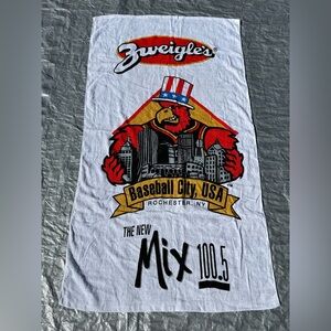 Vintage MiLB Rochester Red Wings Baseball City USA White Beach Towel Zweigles